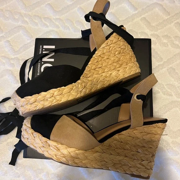 INC MAISIEF BLACK SHOES - Picture 3 of 7